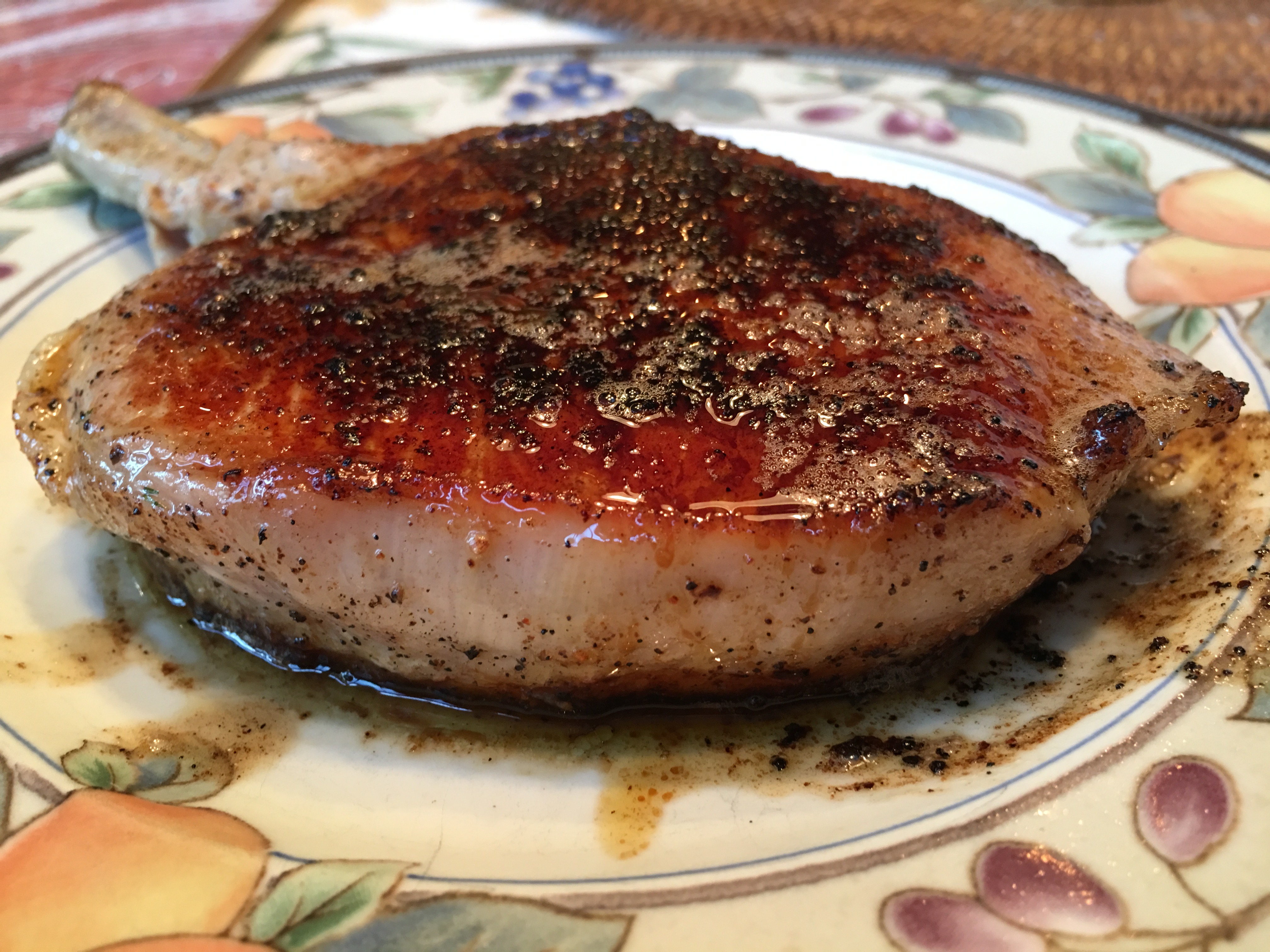 <b>Pork Chop</b><br><i>Pan seared pork chop</i>, ../Pictures/Food/PorkChop_tn.jpg